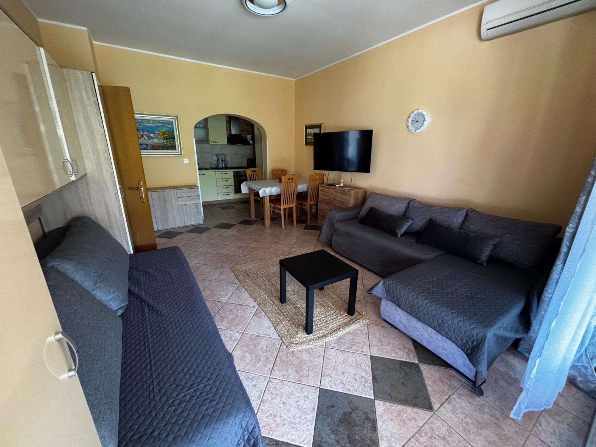 Apartmani Rozi อูมัค ภายนอก รูปภาพ